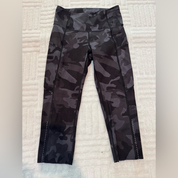 Lululemon Fast & Free Crop II *Nulux 19"
Incognito Camo Multi Grey - Picture 4 of 6